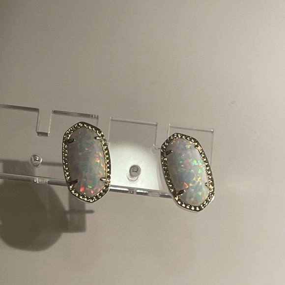 Kendra Scott White Kyocera Opal Ellie Studs in gold - Picture 2 of 9